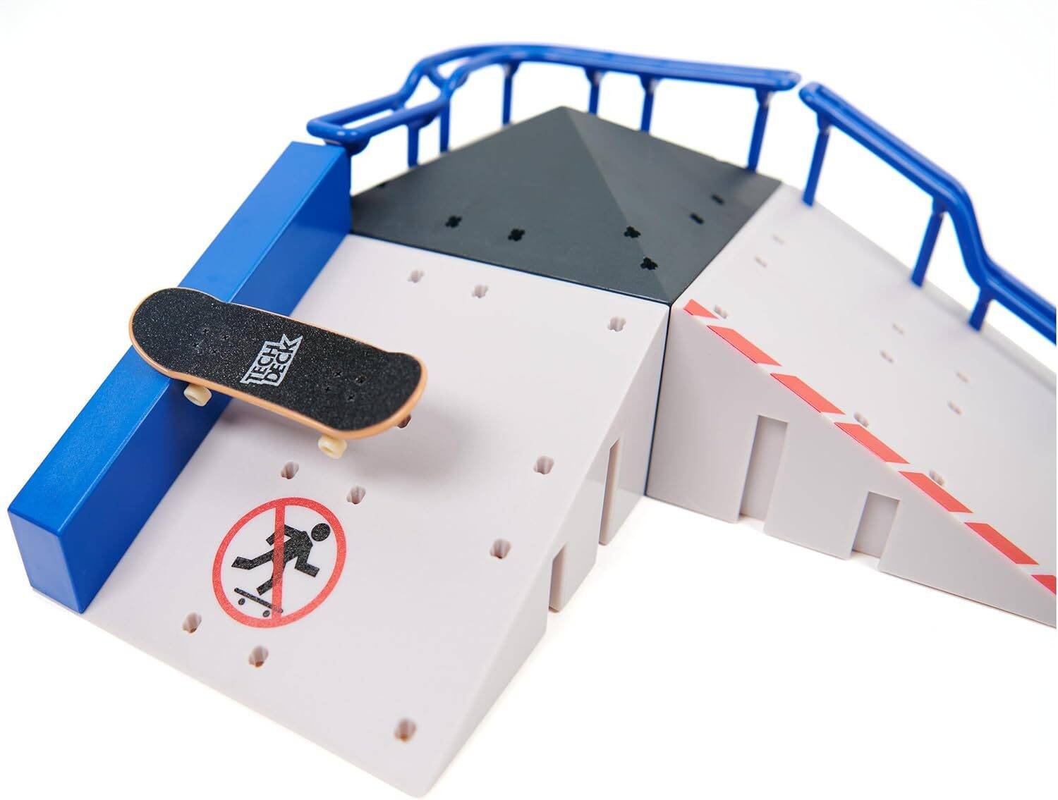 Tech Deck, Pyramid Point, X-Connect Park Creator, Customizable and Buildable Ramp Set with Exclusive Fingerboard, Kids Toy for Boys and Girls Ages 6 and up - Image 8