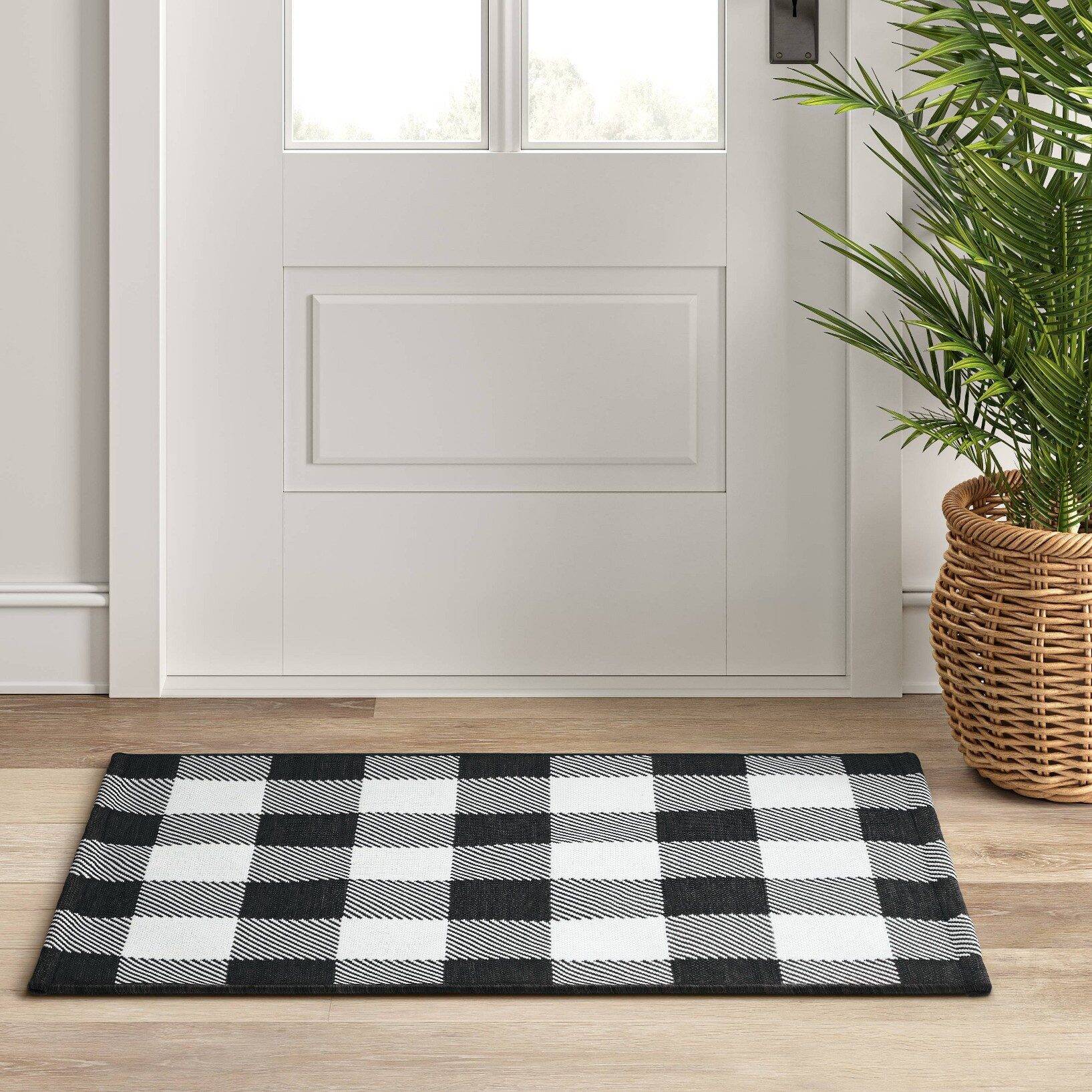 2'x3' Washable Reversible Scatter Indoor/Outdoor Accent Rug Black/White - Threshold™ - Image 3