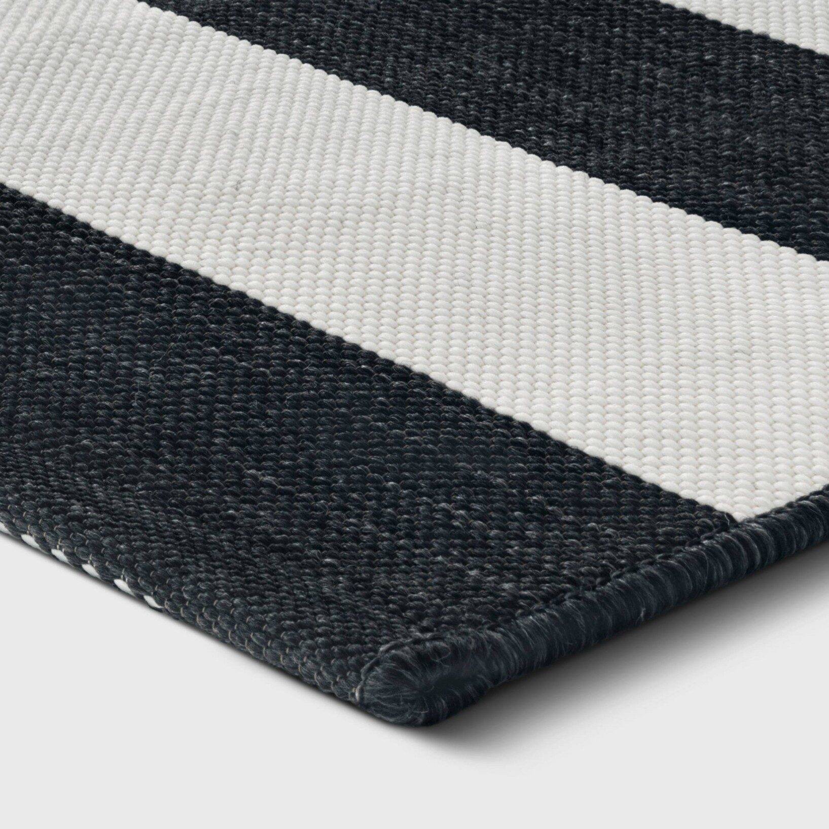 2'x3' Washable Reversible Scatter Indoor/Outdoor Accent Rug Black/White - Threshold™ - Image 2