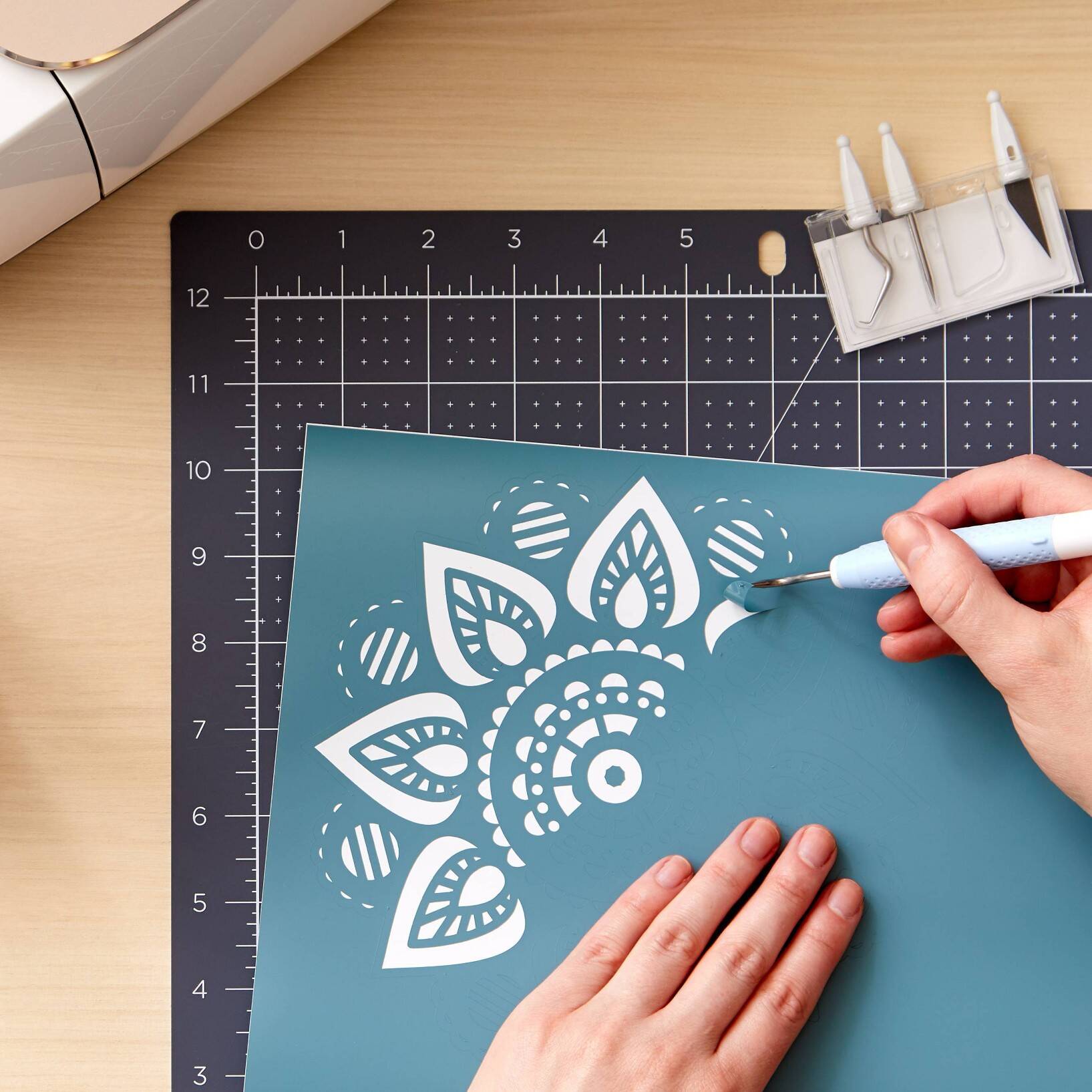 Cricut TrueControl Weeding Kit - Image 3