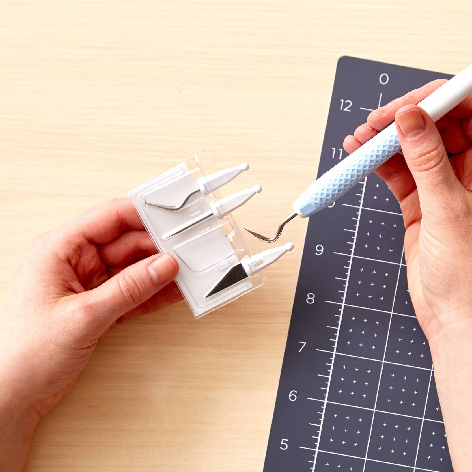 Cricut TrueControl Weeding Kit - Image 4