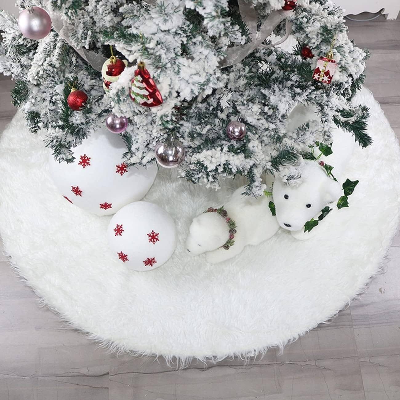 48 Inch Extra Large Thick Luxury Snowy Faux Fur Christmas Tree Skirt