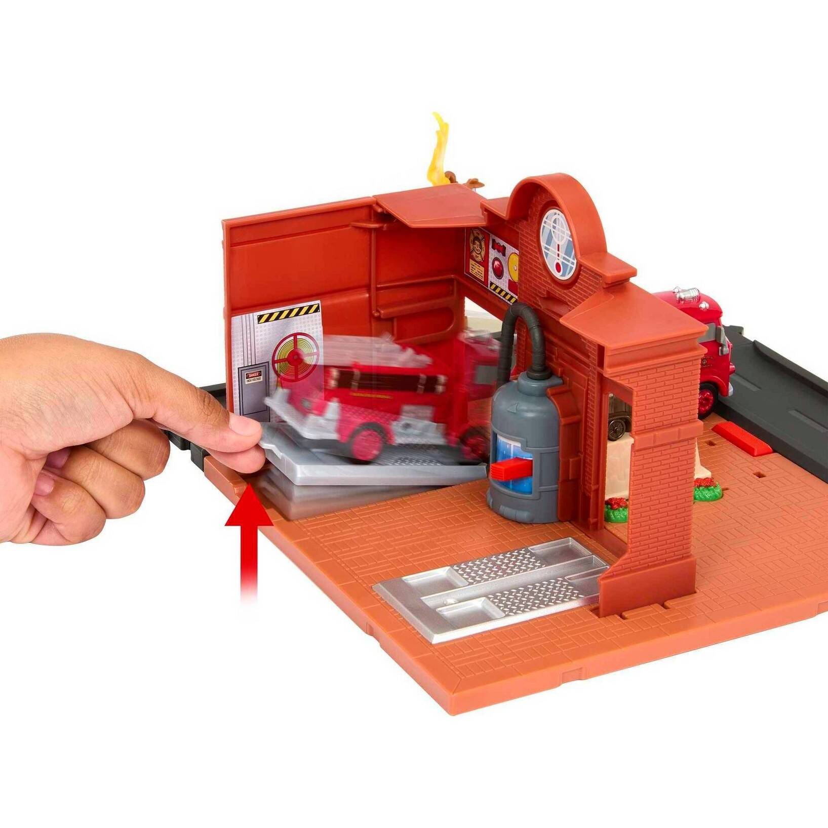 Disney Cars Red Fire Station Playset - Image 4